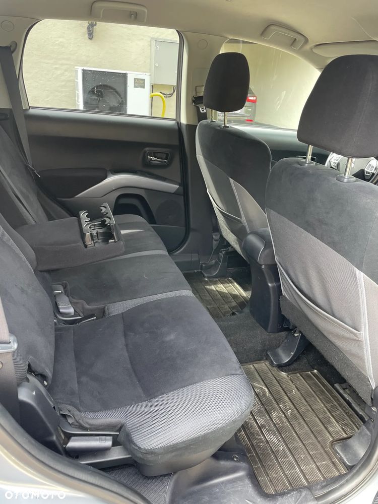Mitsubishi Outlander 2.0 DI-D 4WD Instyle - 8