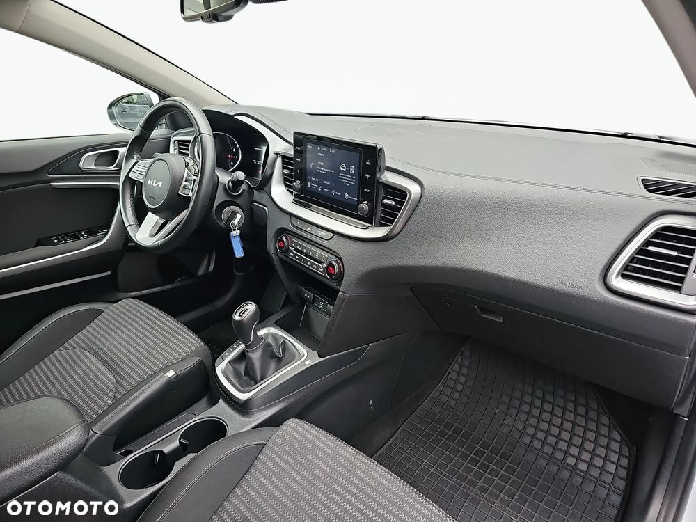 Kia Ceed 1.5 T-GDI M - 24