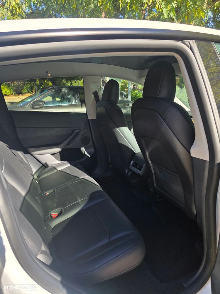 Tesla Model Y - 9
