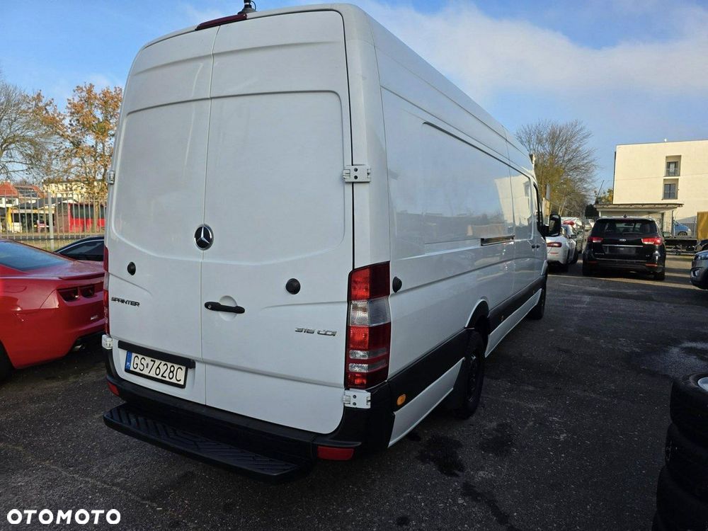 Mercedes-Benz Sprinter - 4