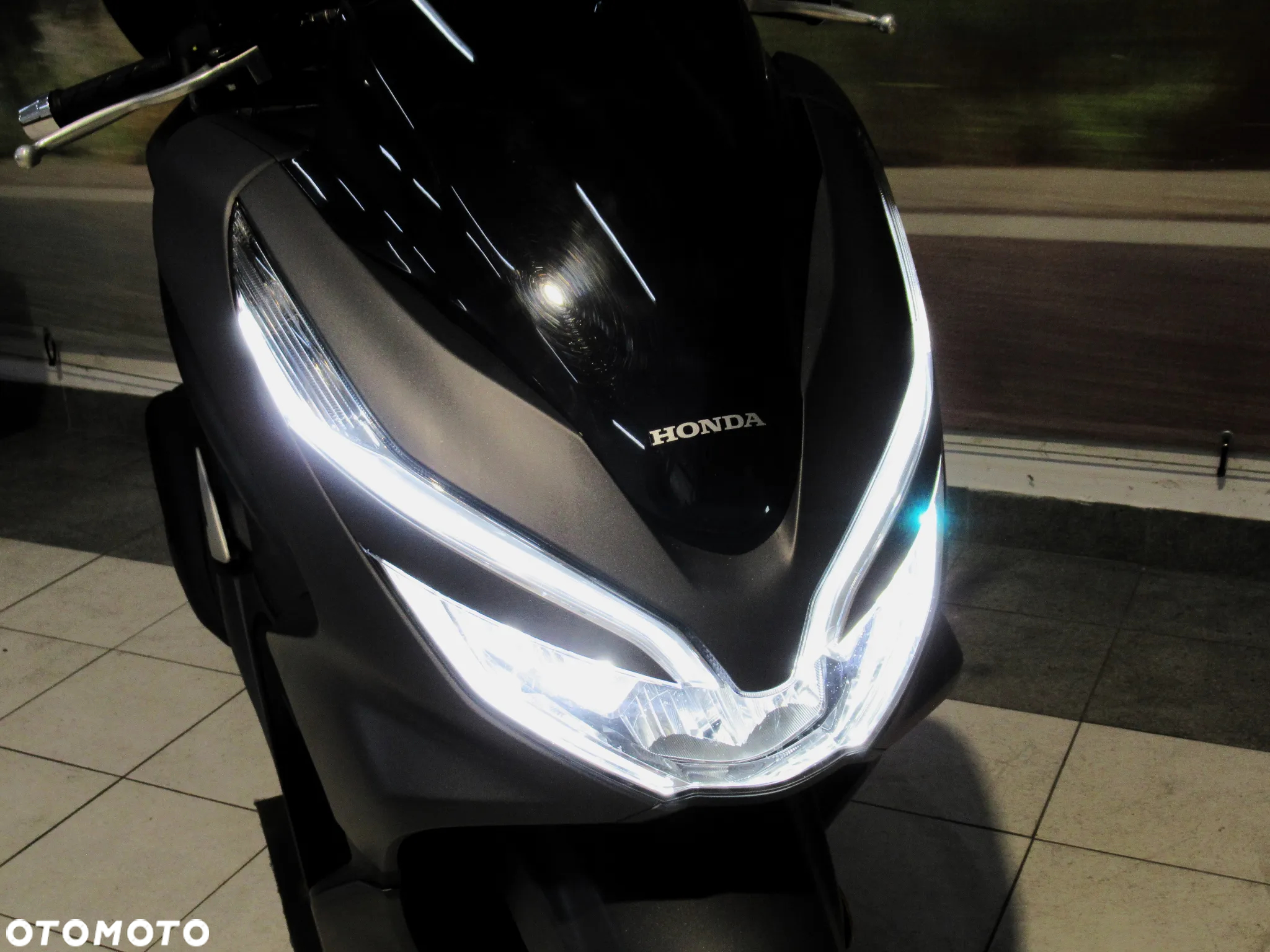 Honda PCX - 12