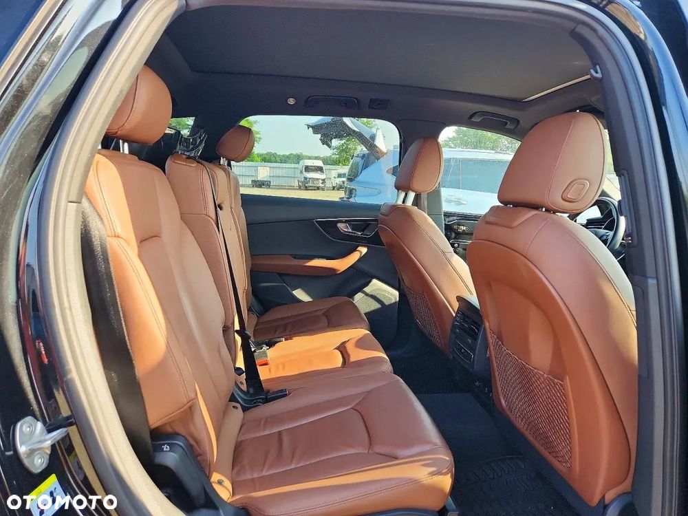 Audi Q7 - 11