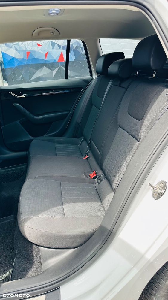 Skoda Octavia 2.0 TDI Style DSG - 24