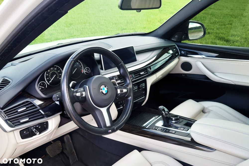 BMW X5 xDrive50i - 7