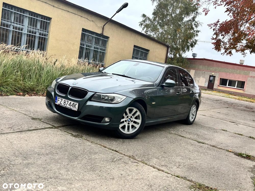 BMW Seria 3 318i - 5