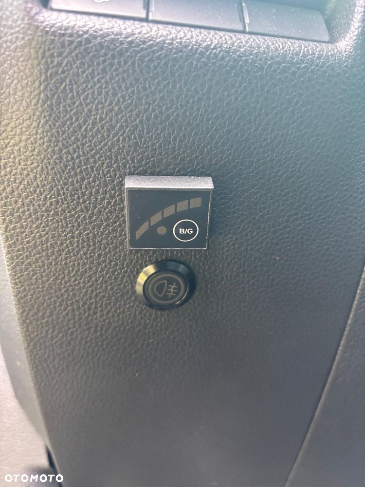 Ford Explorer - 23