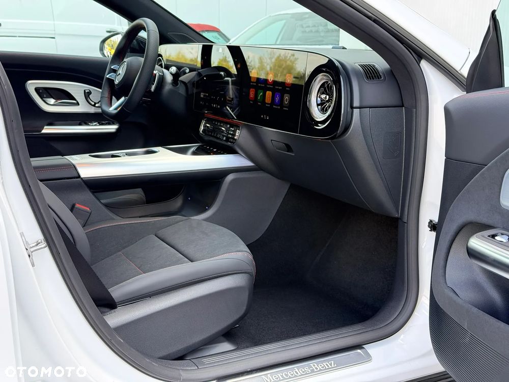 Mercedes-Benz CLA - 25