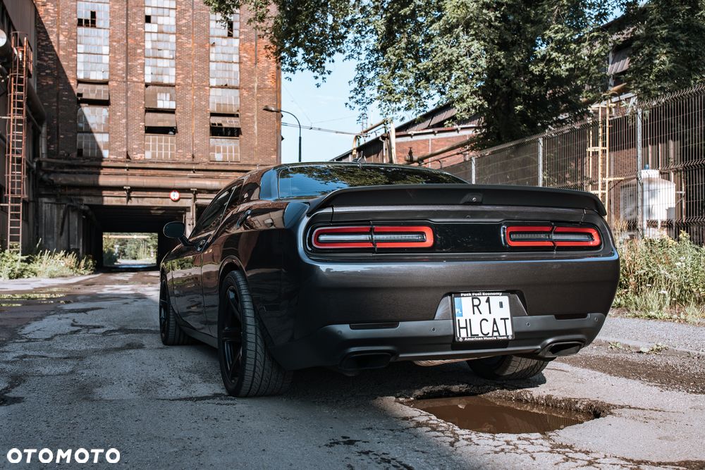 Dodge Challenger 6.2 Hellcat - 15