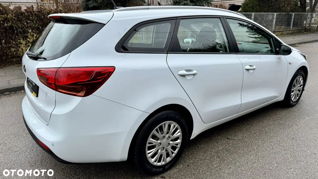 Kia Ceed 1.4 CVVT SW Dream-Team Edition - 6
