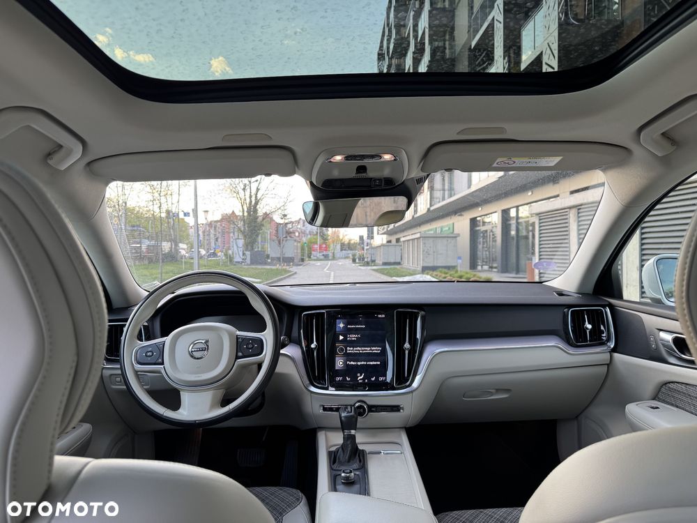Volvo V60 T5 Geartronic Momentum - 18
