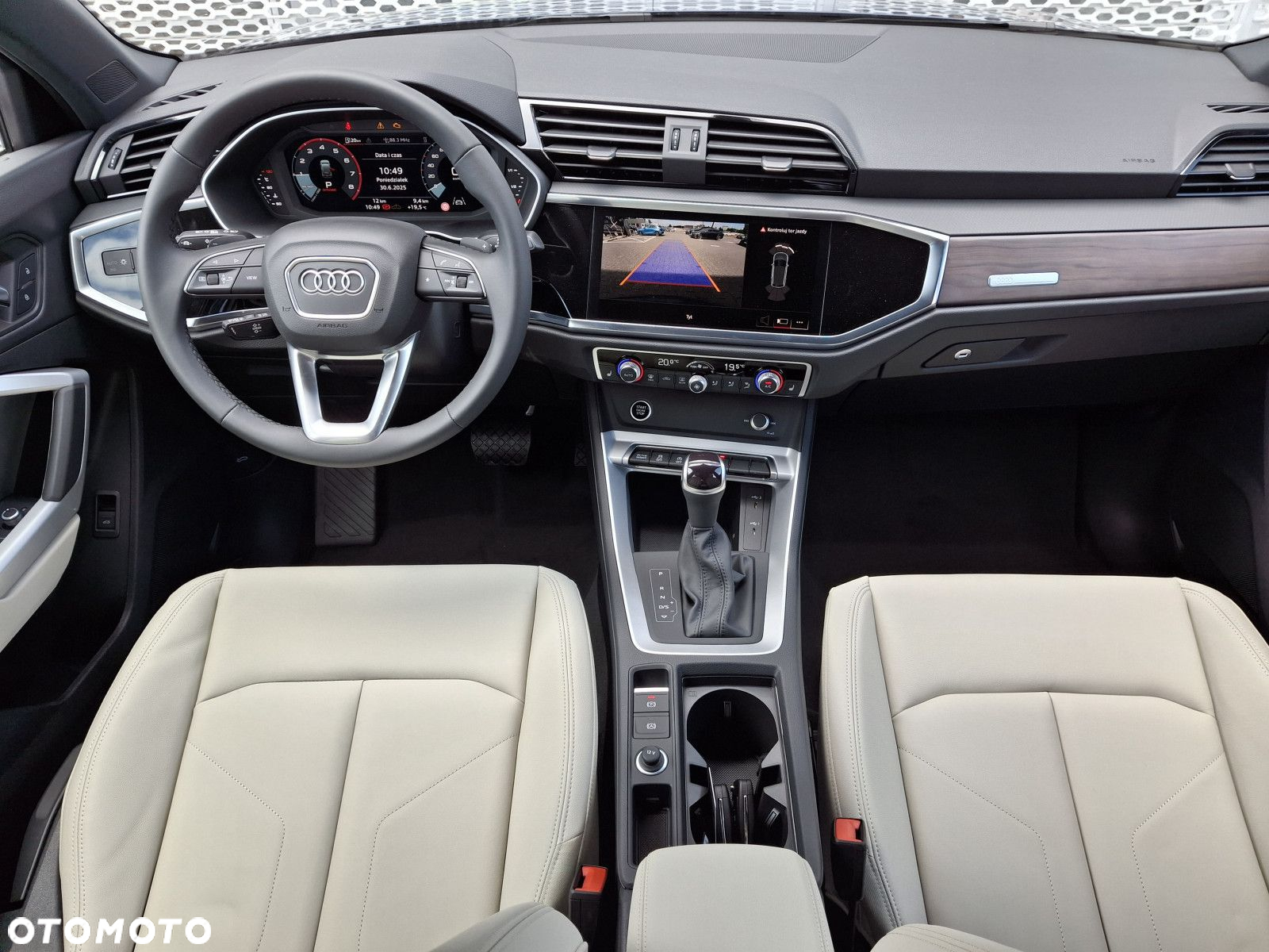 Audi Q3 - 18