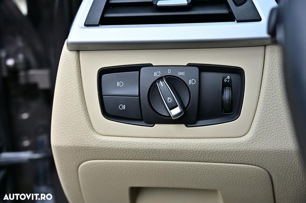 BMW Seria 3 320i Efficient Dynamics Edition - 23