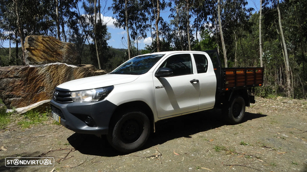 Toyota Hilux 2.4 D-4D 4WD CD CH