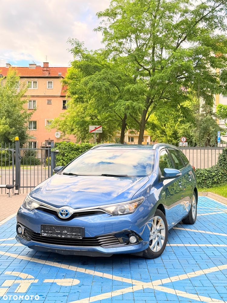 Toyota Auris Hybrid 135 Active - 1