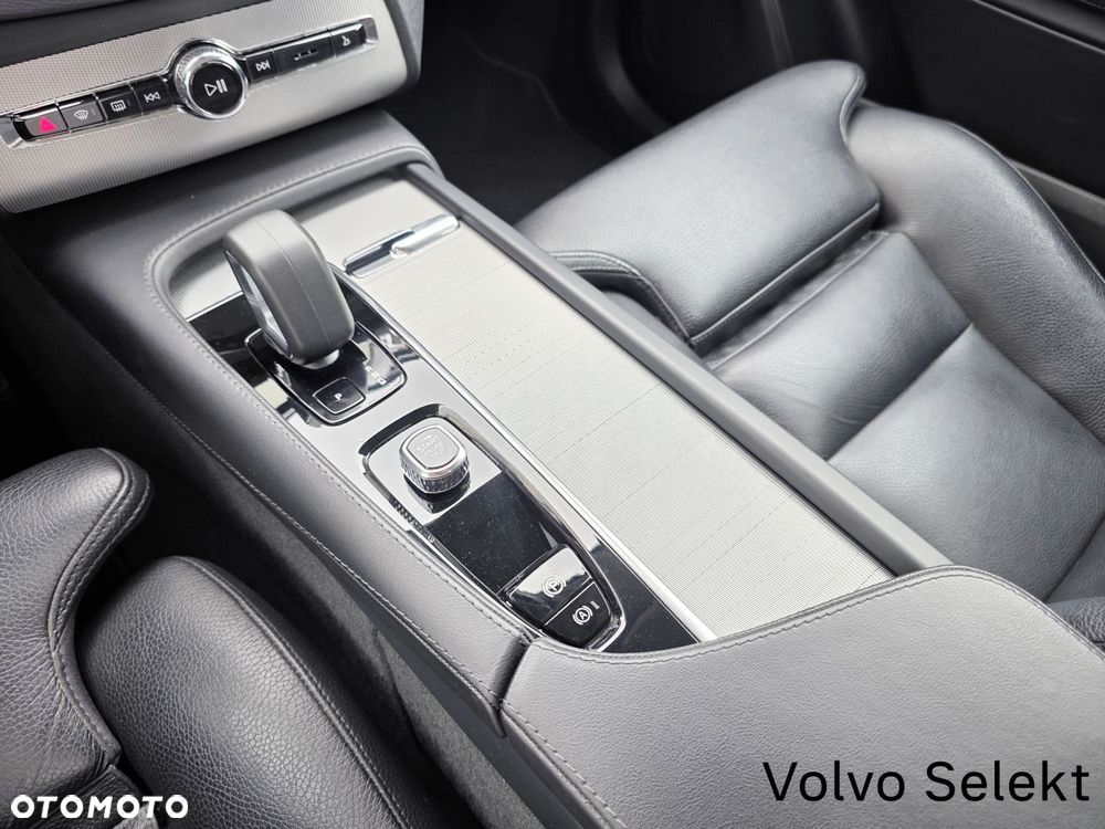 Volvo XC 90 - 35