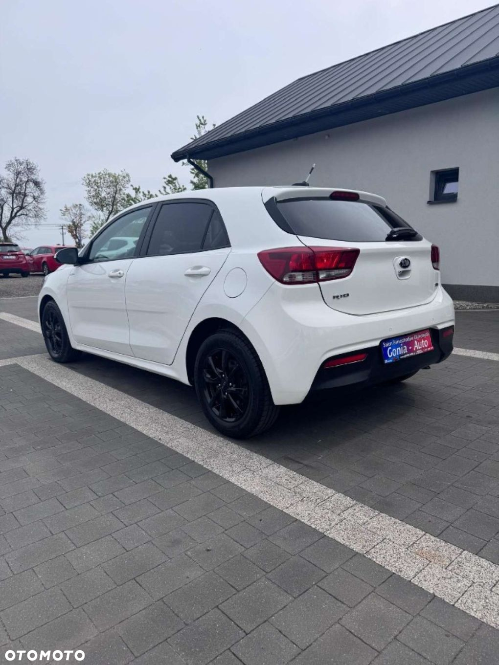 Kia Rio - 4