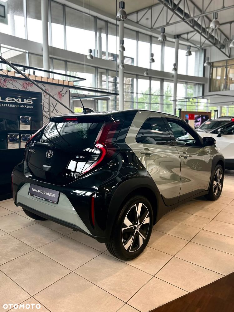 Toyota Aygo X Hybrid 1.5 Style e-CVT - 5