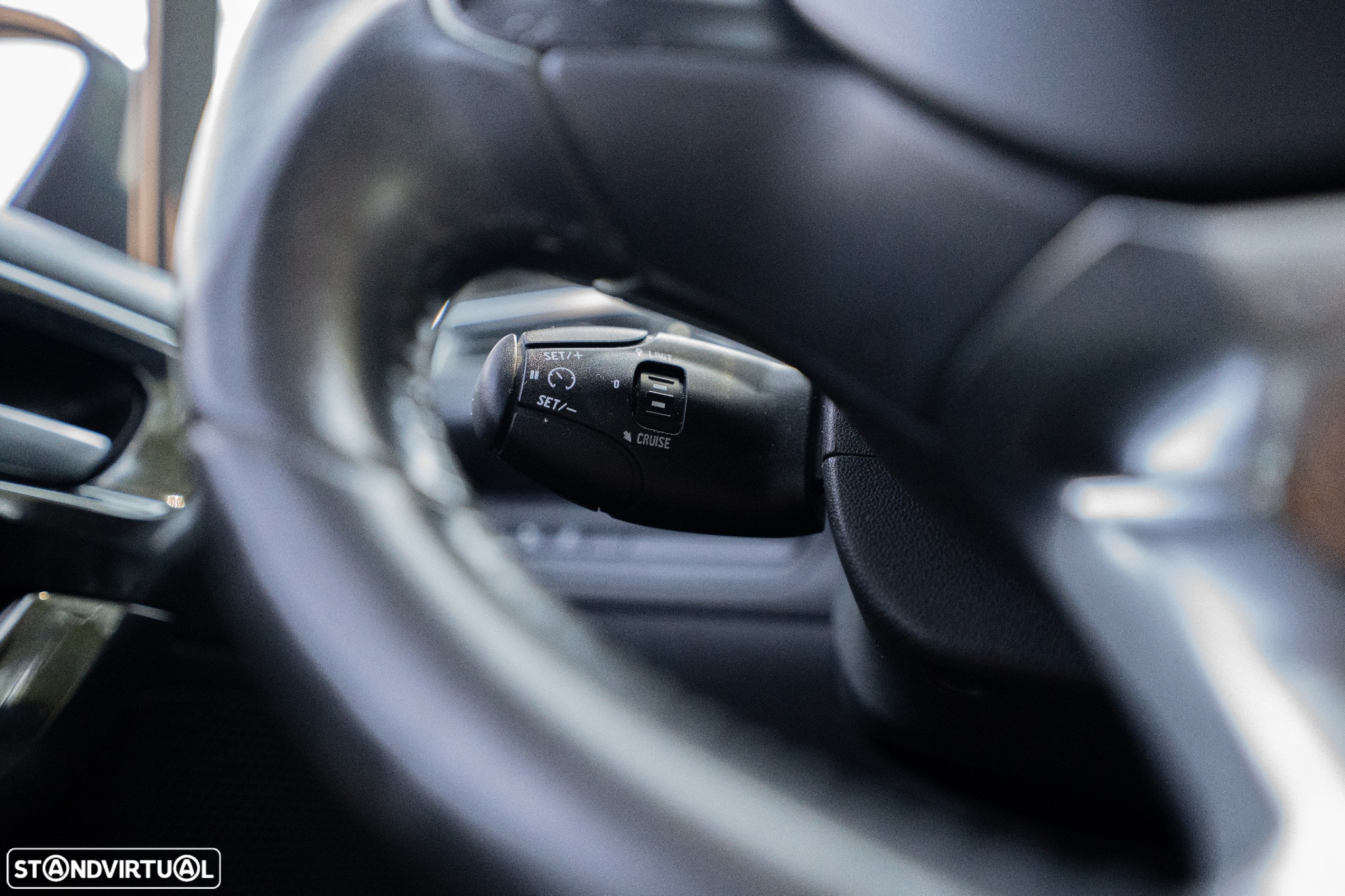 Peugeot 208 1.6 BlueHDi Style - 11