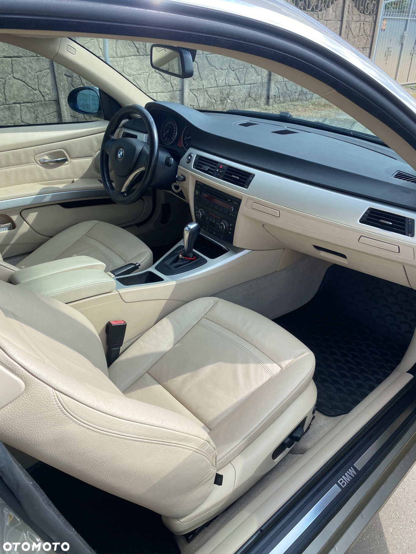 BMW Seria 3 325i xDrive Coupe - 15