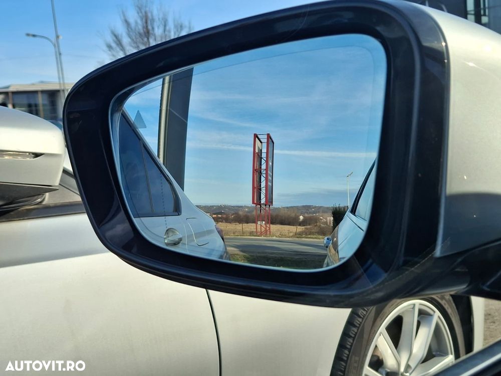 BMW Seria 5 520d xDrive Aut. Luxury Line - 32