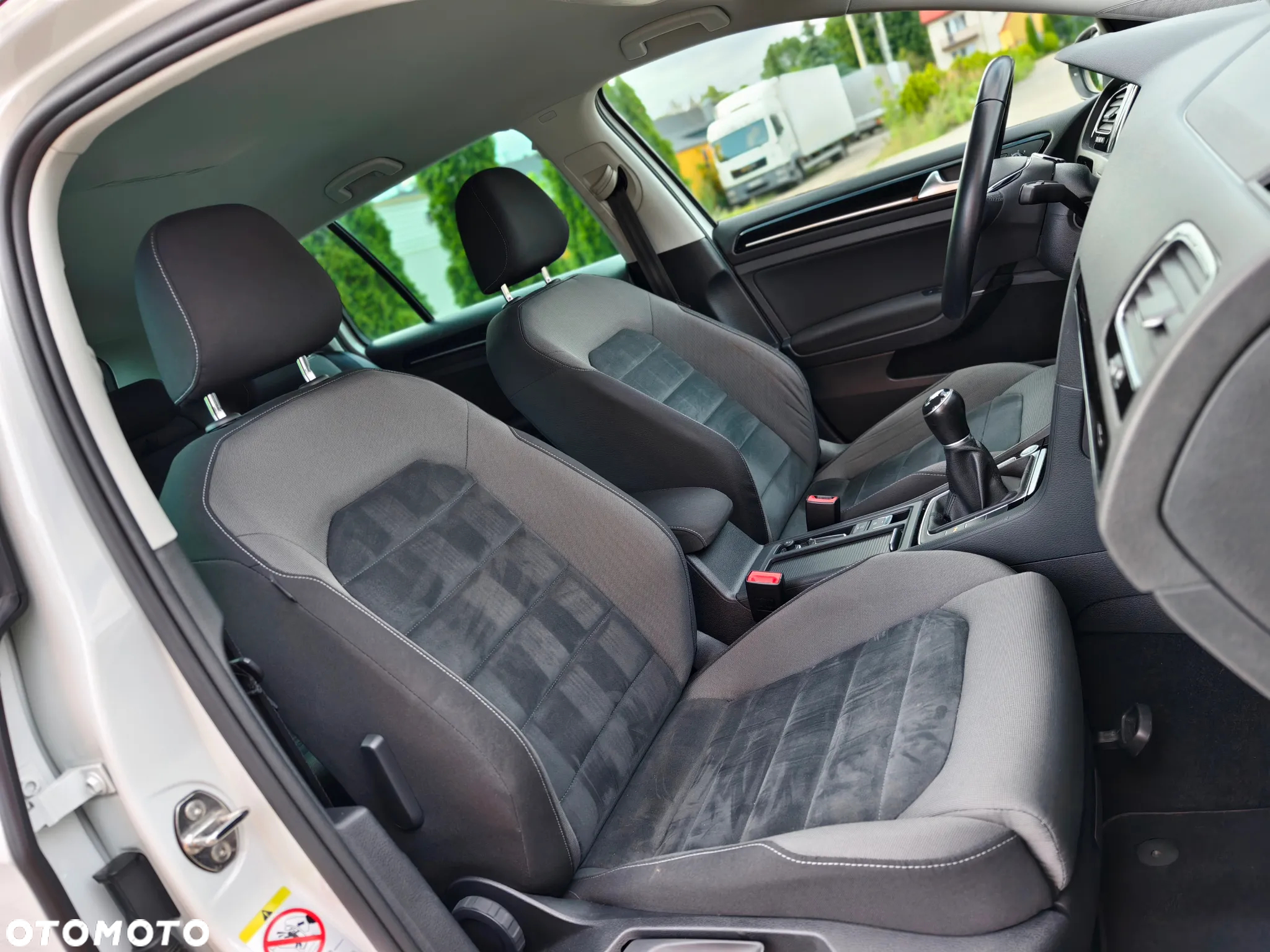 Volkswagen Golf 2.0 TDI SCR Highline - 19