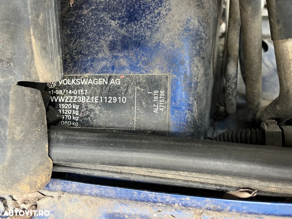 Dezmembrez VW Volkswagen Passat B5.5 break albastru 1,6 benzina ALZ albastru 2002 - 4