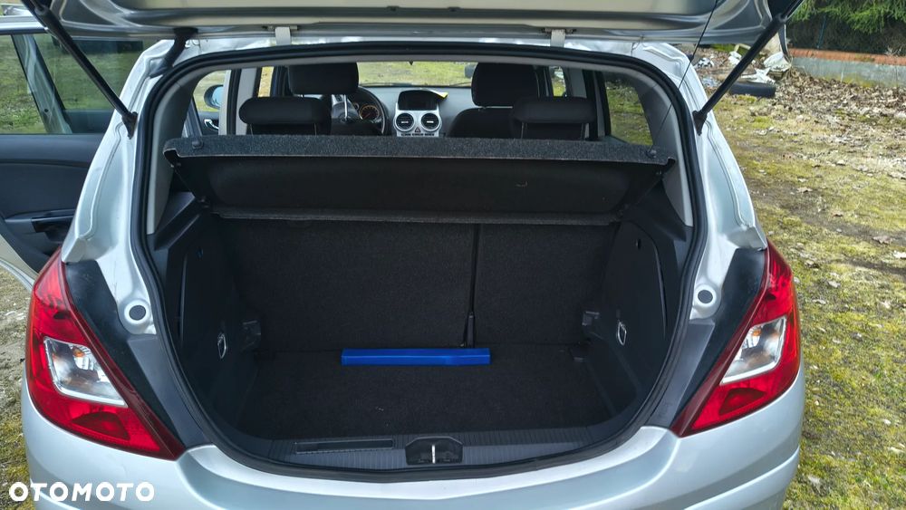 Opel Corsa 1.4 16V Satellite - 14