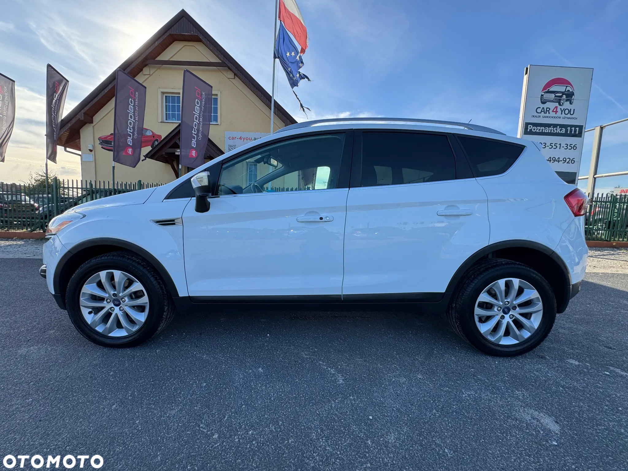 Ford Kuga 2.0 TDCi 2x4 Titanium - 4