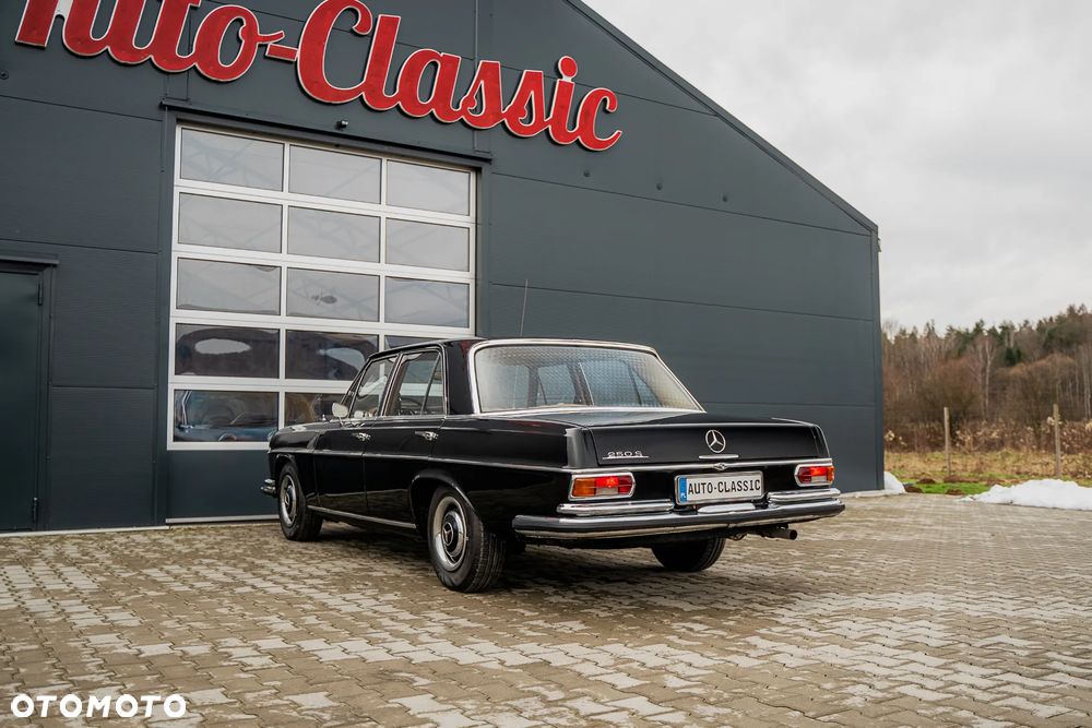 Mercedes-Benz 280 - 5