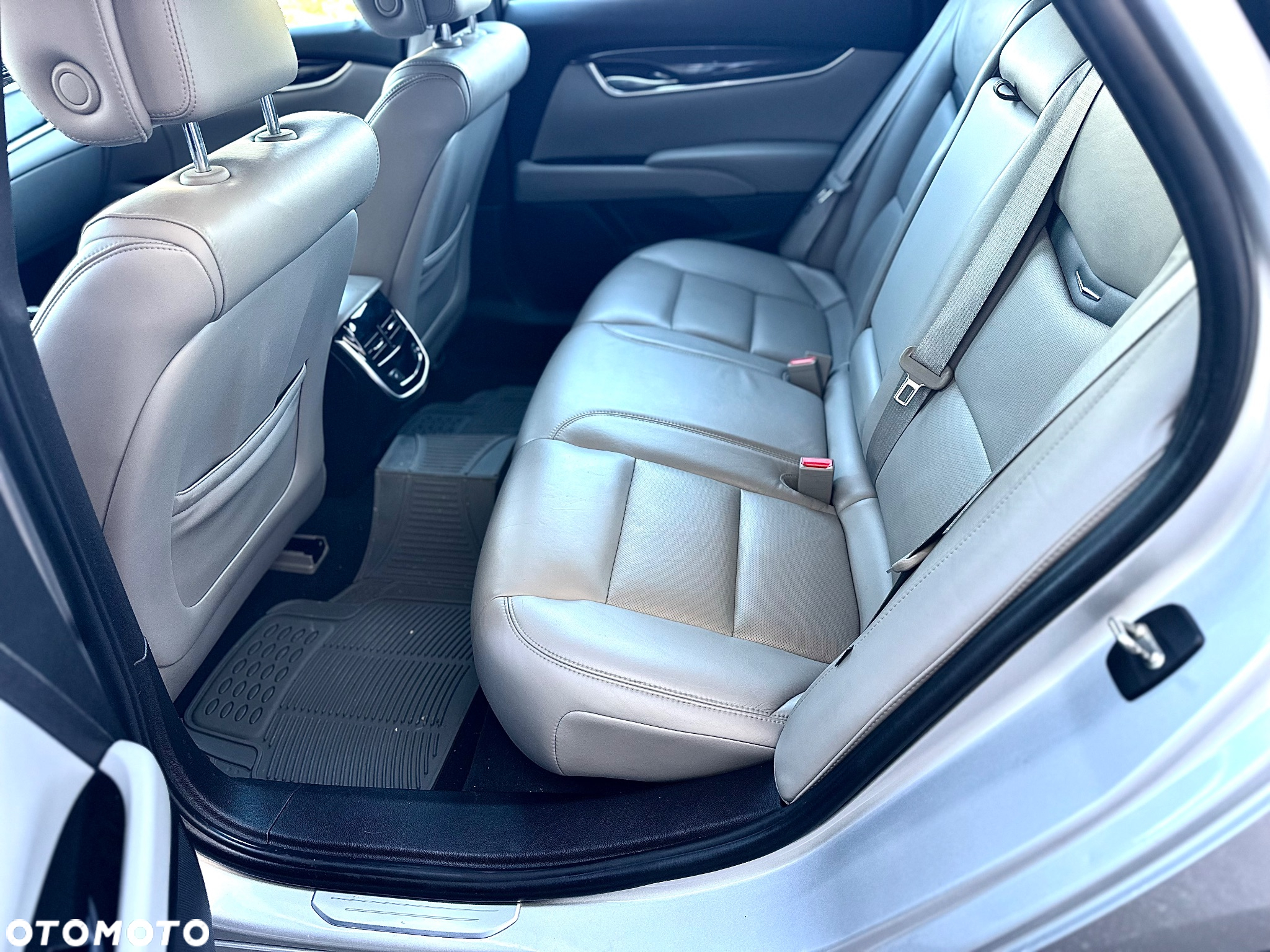 Cadillac XTS - 16
