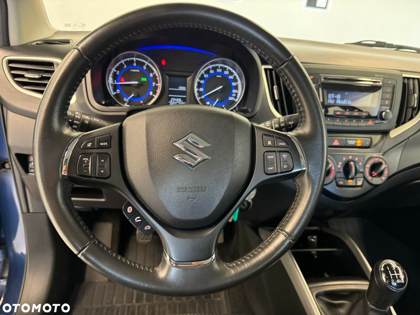 Suzuki Baleno 1.2 Premium Plus - 12