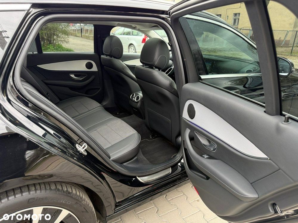 Mercedes-Benz Klasa E - 27