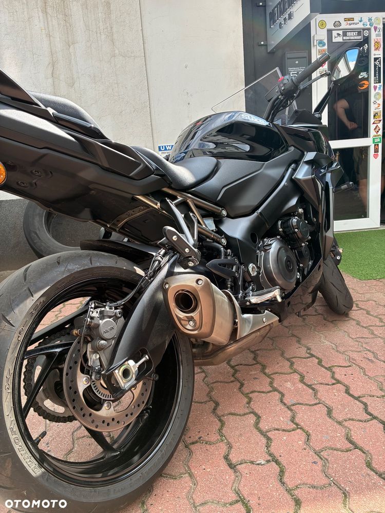 Suzuki GSX 1000 - 6