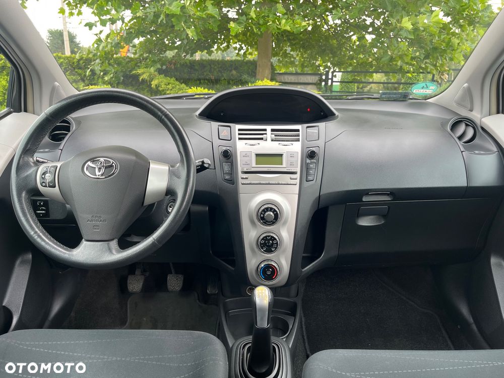 Toyota Yaris 1.3 Sol - 5