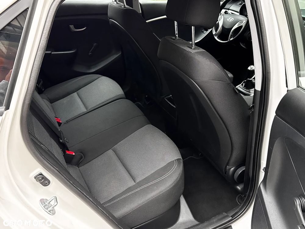 Hyundai i30 blue 1.6 GDI Style - 15
