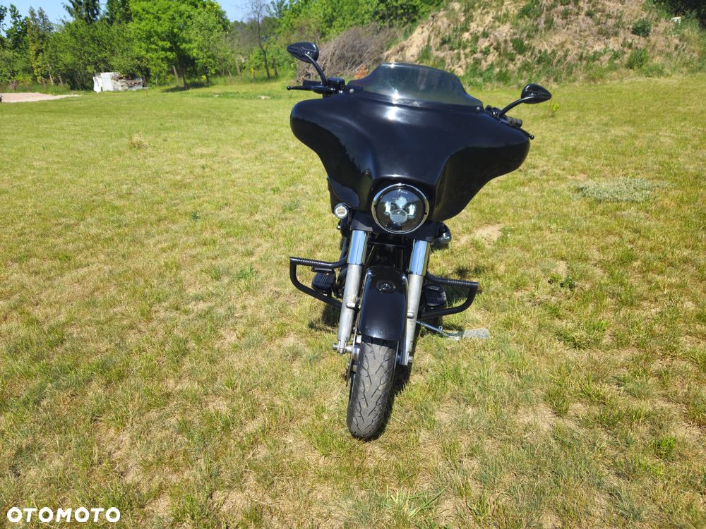 Harley-Davidson Touring Street Glide - 4