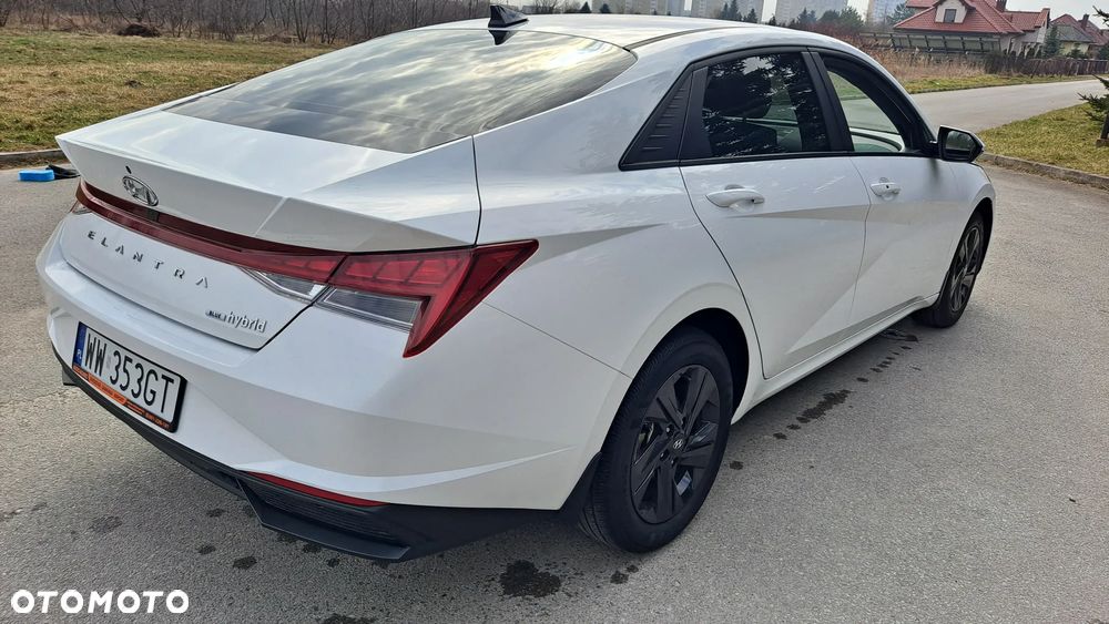 Hyundai Elantra 1.6 Comfort - 11