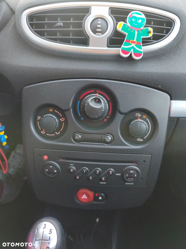 Renault Clio - 9