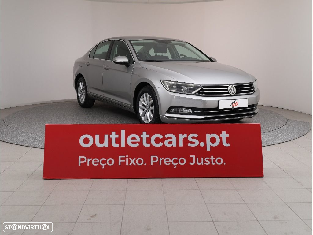 VW Passat 2.0 TDI Confortline - 9
