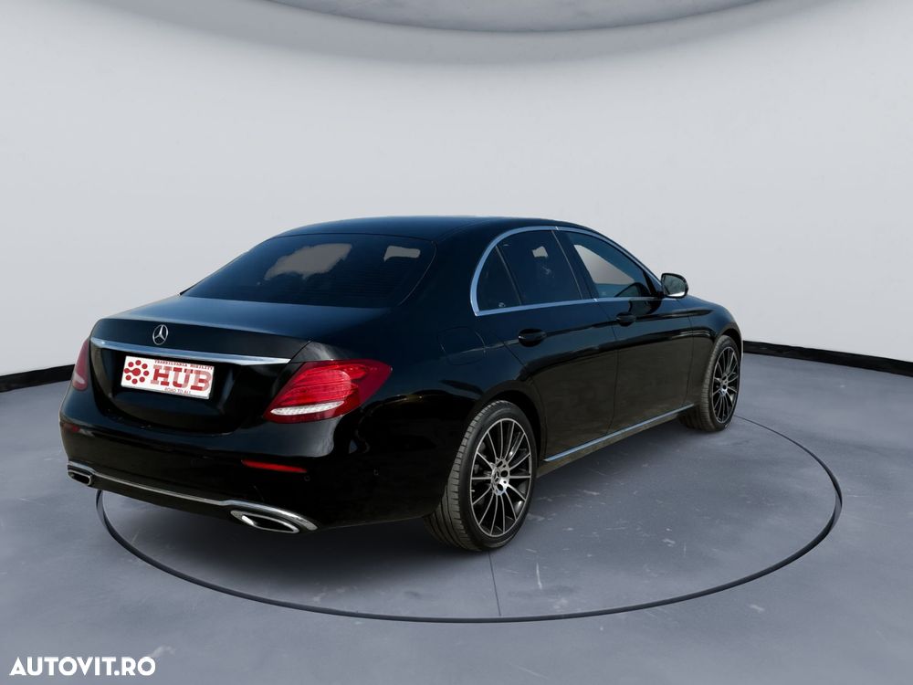Mercedes-Benz E 220 d 4MATIC 9G-TRONIC Exclusive - 4