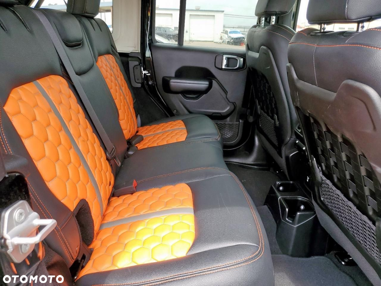 Jeep Wrangler - 10