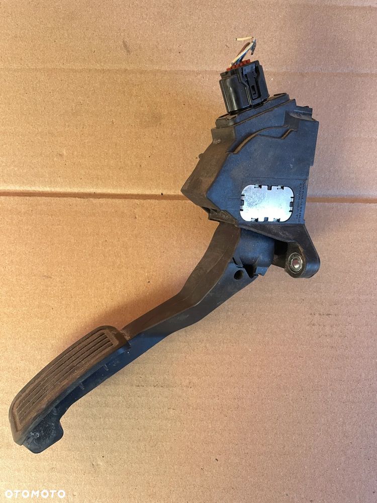 PEDAL GAZU POTENCJOMETR YARIS II - 2