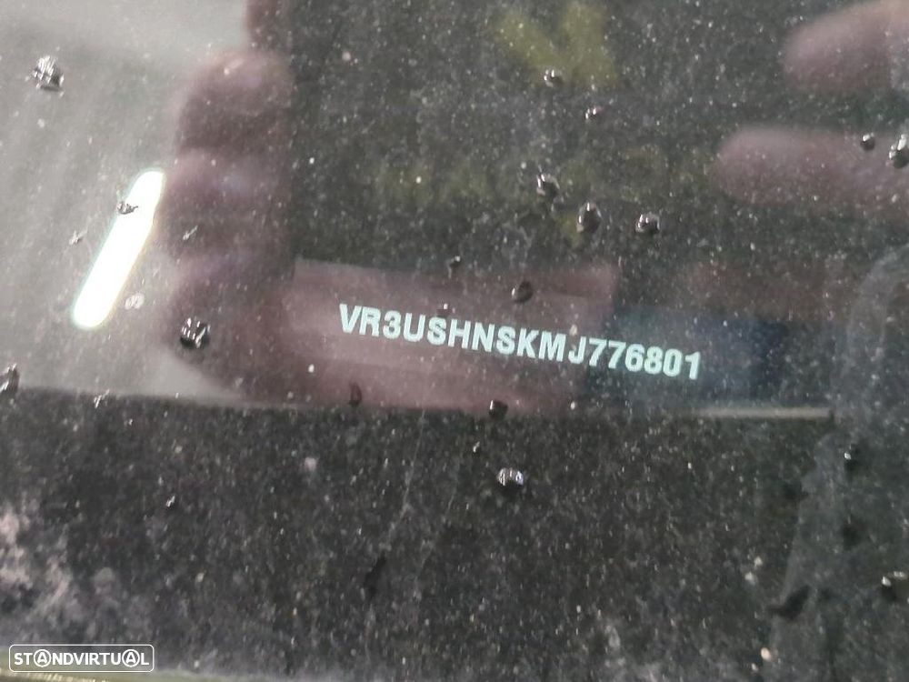 Peugeot 2008 1.2 PureTech Allure - 12