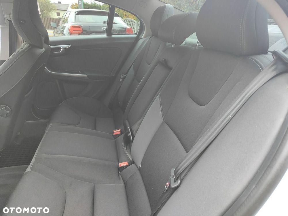 Volvo S60 - 24