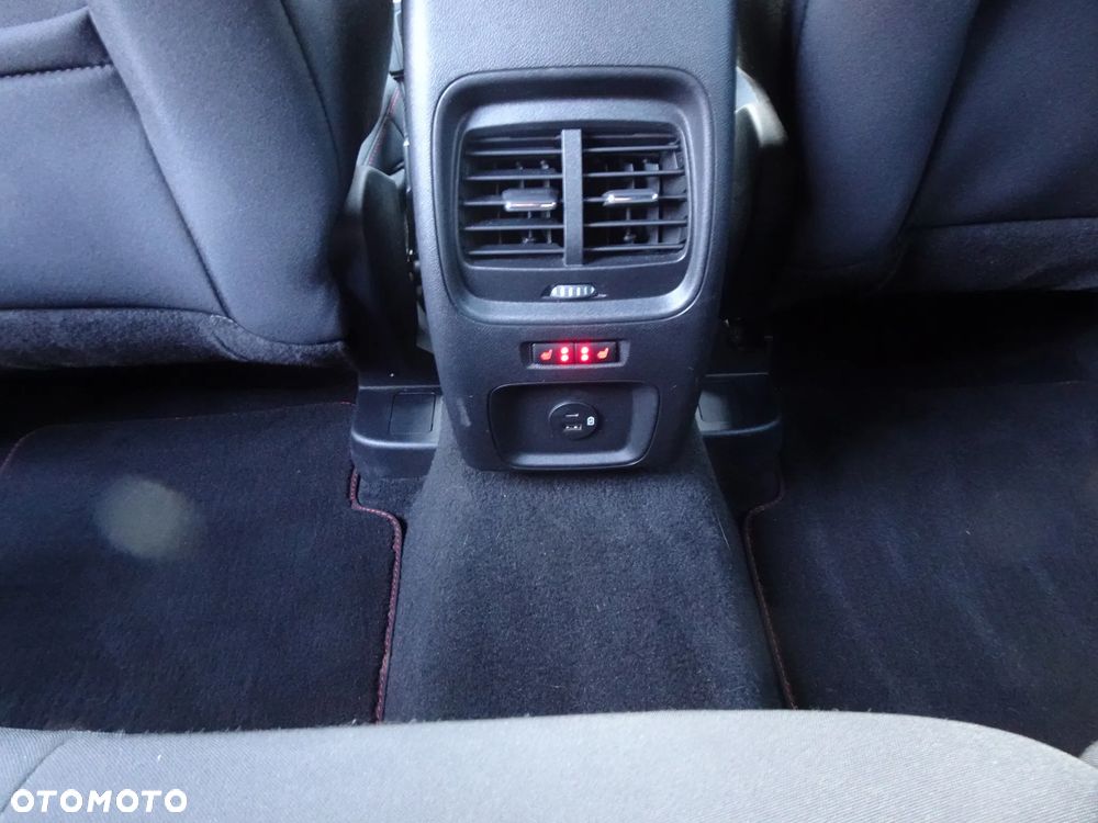 Ford Kuga 1.5 EcoBoost FWD ST-Line - 36