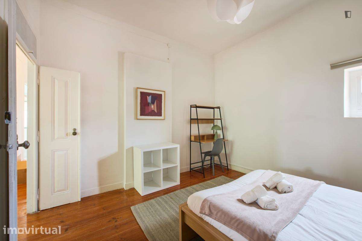 Quarto - localizado em São Bento Lisbon - Grande imagem: 5/27