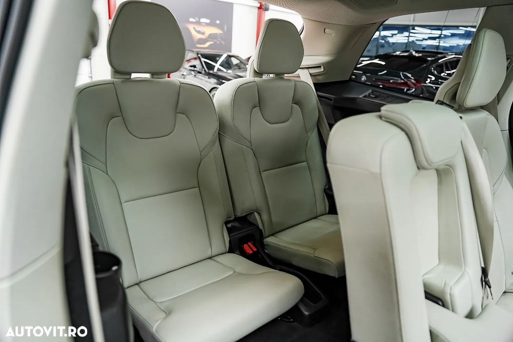 Volvo XC 90 T8 eAWD Momentum Pro - 8