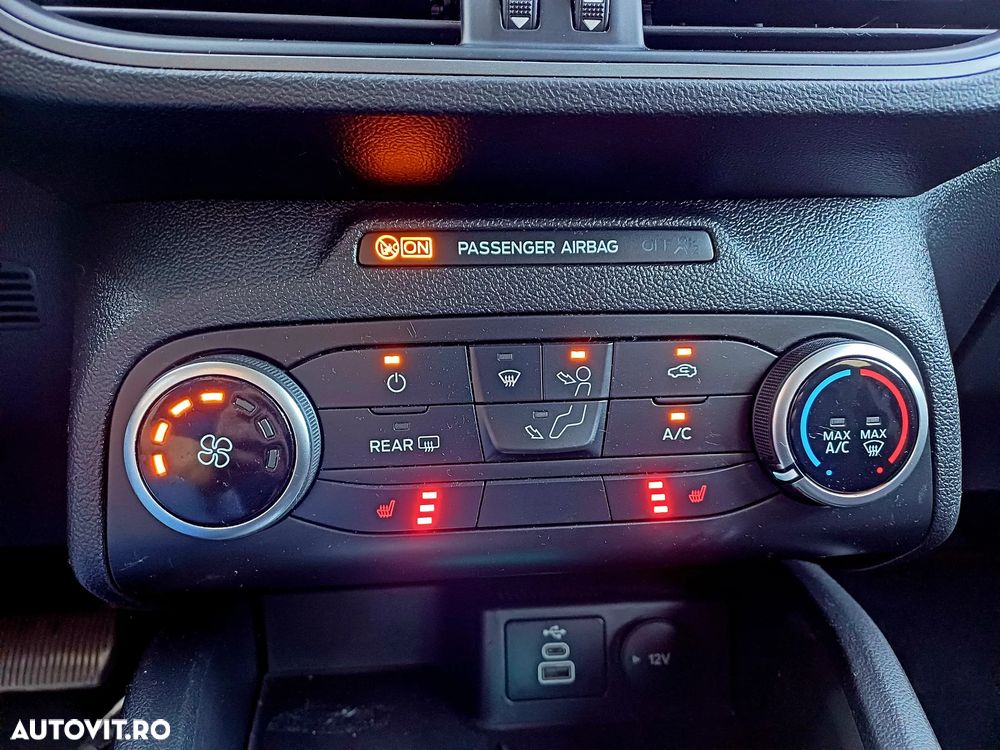 Ford Focus - 23