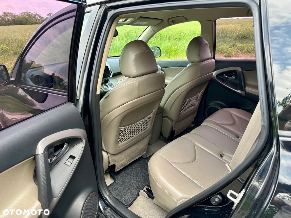 Toyota RAV4 2.0 VVT-i Prestige - 8