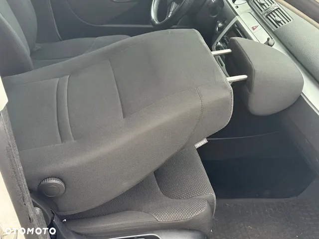 Volkswagen Passat 2.0 TDI Comfortline - 9